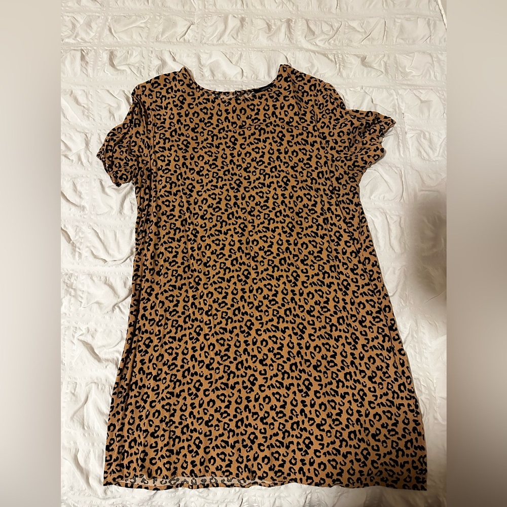 Forever 21 Cheetah dress (fits more like a long top). Size M.